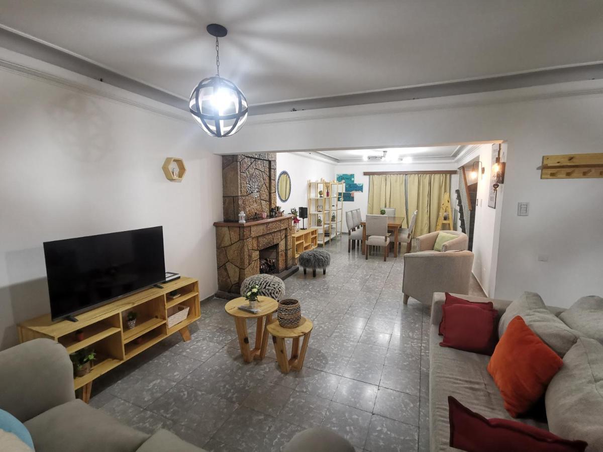 Casa Centrica En La Ciudad Del Buen Vlno - Hasta 8 Personas * Mendoza